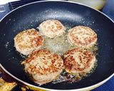 ハヤシの残りで煮込みハンバーグ。作り方3写真