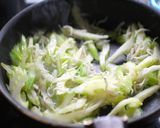 セロリとしらすのニンニク炒め作り方3写真