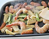 ソーセージと海老カラフル野菜のパエリア作り方4写真