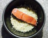炊飯器にポン♬鮭ご飯作り方1写真