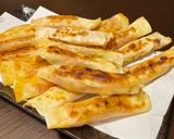 餃子の皮で♫ スティックピザ作り方6写真
