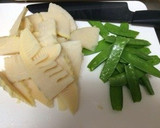 ☆春レシピ☆たけのこと絹さやの炒めもの作り方1写真