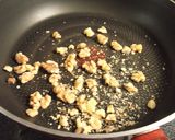 春キャベツとクルミのカレー醤油炒め作り方2写真