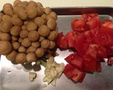 簡単トマトとしめじのにんにく炒め作り方1写真