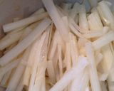 大根の皮で〜あげとスプラウトの梅和え作り方1写真