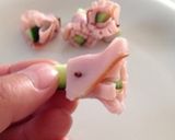 え？楊枝で留めてる！？ハムの花作り方6写真