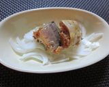 サバ味噌缶でトマトチーズ焼き！作り方1写真