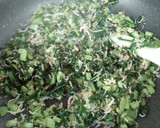 大根の葉としらすのゴマ油炒め作り方3写真