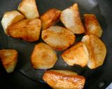 Ψ揚げじゃが焼Ψバター醤油Ψおかかソテ作り方5写真