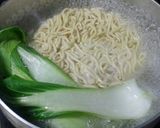 マルちゃん正麺で作る辛酸胡麻つけ麺♪作り方1写真