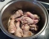手羽元とじゃがいもの煮物(^_^)作り方2写真