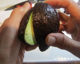 アボカドの種の取り方とアボカドサラダ作り方2写真