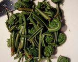 春の味☆こごみの胡麻和え作り方1写真