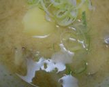 新じゃが芋としめじの味噌汁作り方14写真