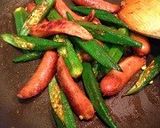 簡単☆オクラとウィンナーのカレー粉炒め作り方3写真