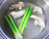 残った鶏皮は捨てる前にスープを取ろう！作り方1写真