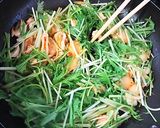 鶏皮と水菜のキムチ炒め作り方4写真