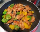 簡単！豚うすぎり肉の彩り✿甘酢丼作り方5写真