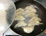 飛び出す肉汁！餃子作り方9写真