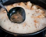 【骨付き鶏肉】コーラ煮で作る甘辛煮！作り方3写真