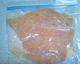 簡単サラダチキン！塩麹でふっくら蒸し鶏作り方2写真