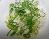 絹ごし豆腐に、たっぷりねぎ塩のせ冷奴作り方3写真