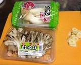 エリンギと舞茸のブランデー炒め。作り方1写真
