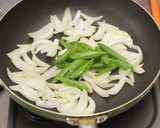 スナップえんどうと新たまねぎの炒め物作り方5写真