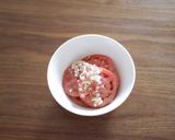 夏にぴったり。冷やして食べるトマトサラダ作り方5写真