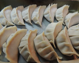 キャベツと玉ねぎのジューシー焼き餃子☆作り方4写真