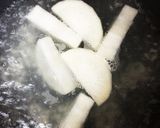 簡単＆絶品♡手羽元・卵・大根の煮物♪作り方3写真