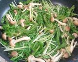 ミョウガと水菜とシメジのポン酢炒め♪作り方1写真