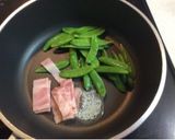 かき醤油で☆絹さやとベーコンソテー作り方2写真