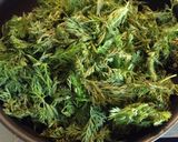 人参の葉のオリーブ炒め作り方1写真