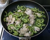 ご飯が進む！ゴーヤと豚肉の炒め物！作り方5写真