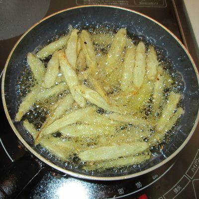 簡単ポリうま~♪ゴボウの甘辛胡麻がらめ by Dellaたん 【クックパッド 簡単ポリうま~♪ゴボウの甘辛胡麻がらめ by Dellaたん 【クックパッド