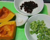 カボチャと玉ねぎと枝豆と干しぶどうサラダ作り方1写真
