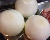 お鍋におまかせ！新玉ねぎのまるっとスープ作り方1写真