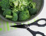こま肉とブロッコリーの甘辛炒め作り方2写真