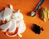 玉ねぎとわかめの簡単炒め煮作り方1写真