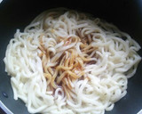簡単☆残った野菜炒めリメイク♪焼きうどん作り方2写真
