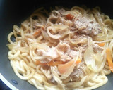 簡単☆残った野菜炒めリメイク♪焼きうどん作り方3写真