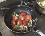 蟹とキノコのトマトクリームパスタ作り方6写真