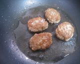 肉団子とキャベツとにんじんの蒸し煮作り方3写真