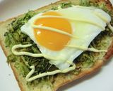 目玉焼きon！バジル風味キャベトースト作り方6写真