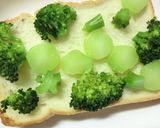 目玉焼きon!バジル風味ブロトースト作り方3写真