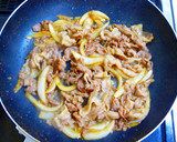 玉ねぎでかさ増し！豚こまの生姜焼き作り方5写真