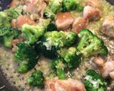 ☆ブロッコリーと鶏肉の葱塩炒め☆作り方8写真