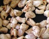 ニンニクの芽と鶏胸肉の炒め物作り方3写真