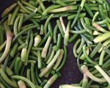 ニンニクの芽と鶏胸肉の炒め物作り方4写真